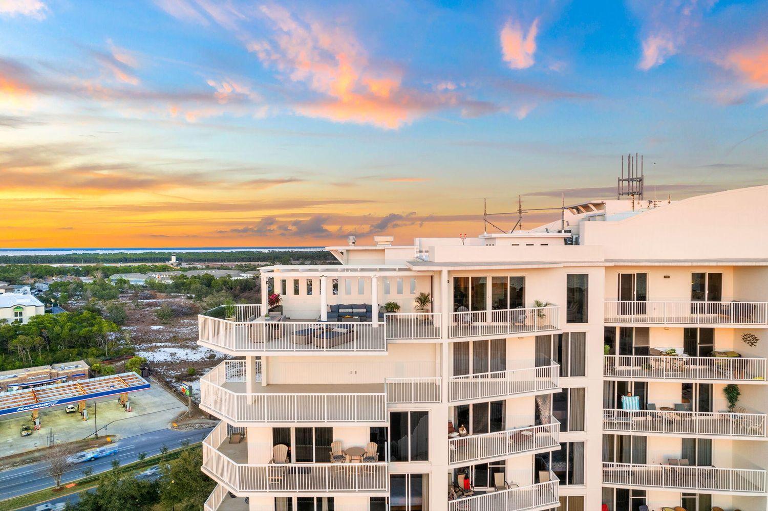 Terrace At Pelican Penthouse *