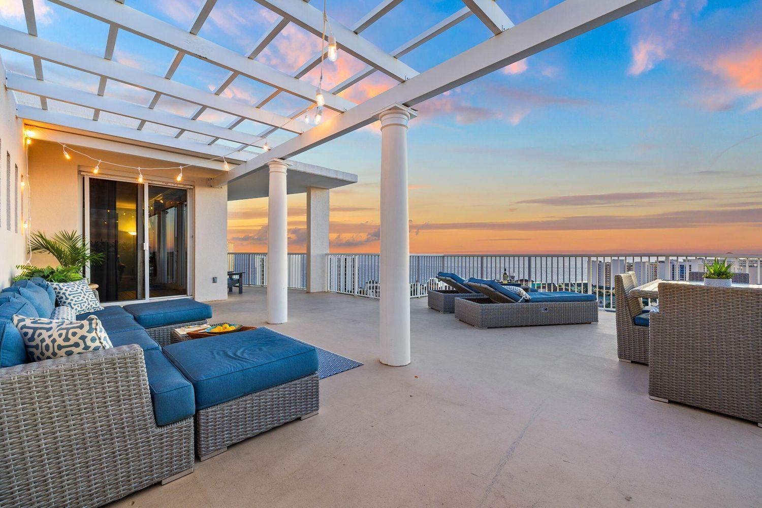 Terrace At Pelican Penthouse Holiday home *