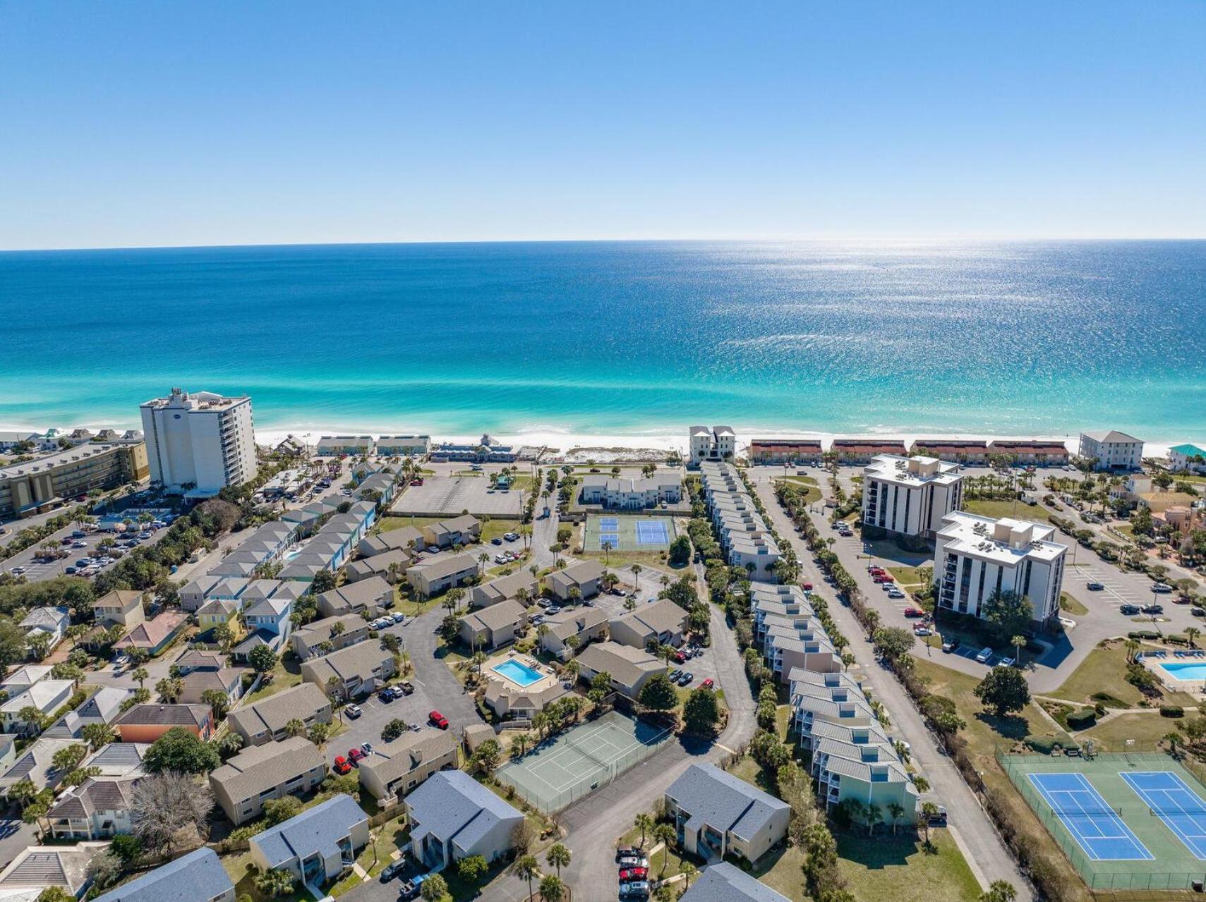 Enclave 204a Gulf View Sleeps 7 Holiday home Destin