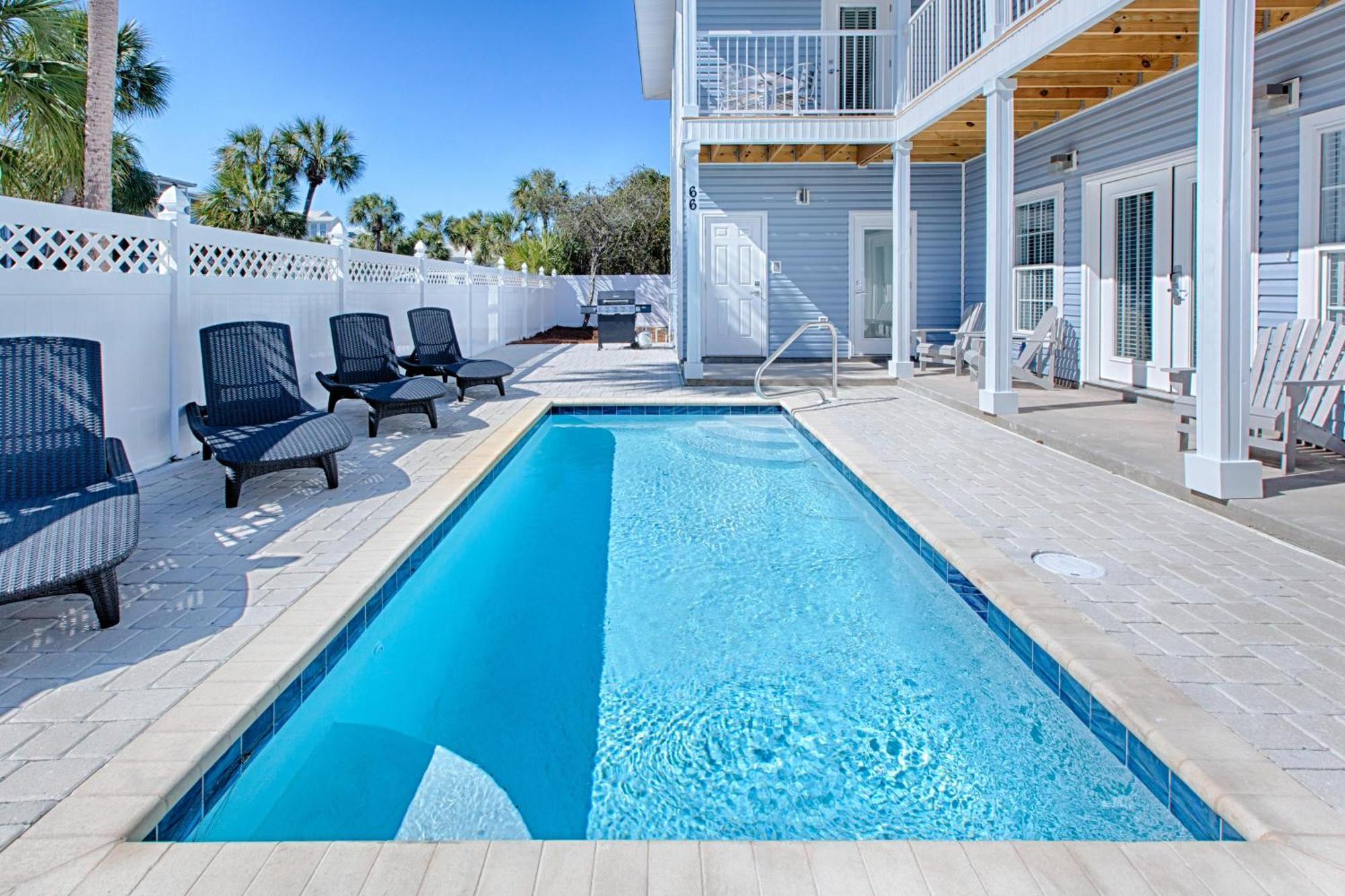 Pier Destiny 66 Pompano Street *