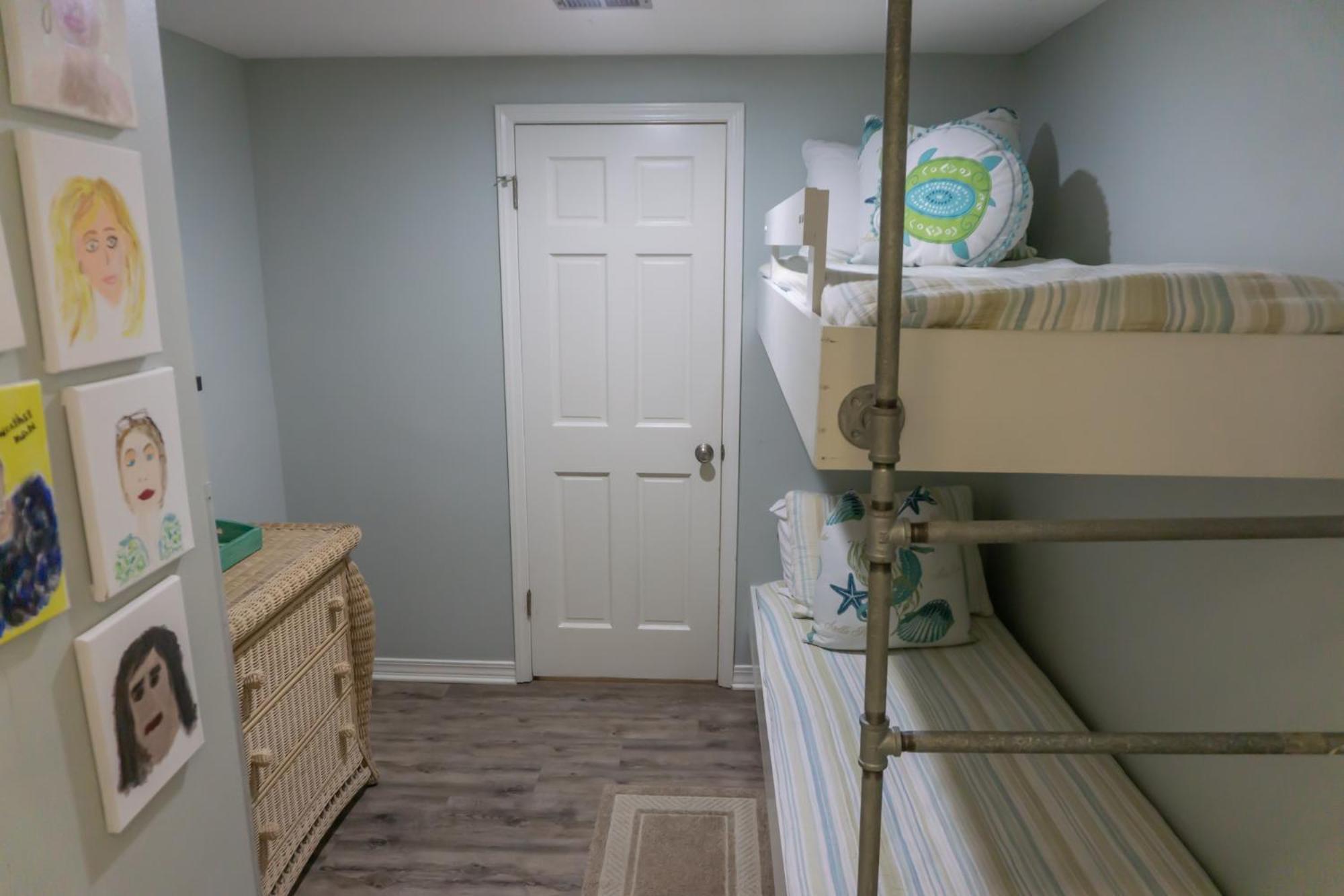 166 Seascape Pool Golf2 2 Bunk * Destin