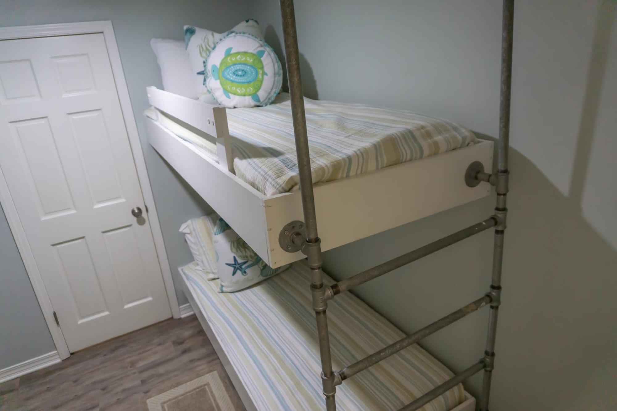 166 Seascape Pool Golf2 2 Bunk Apartment Destin