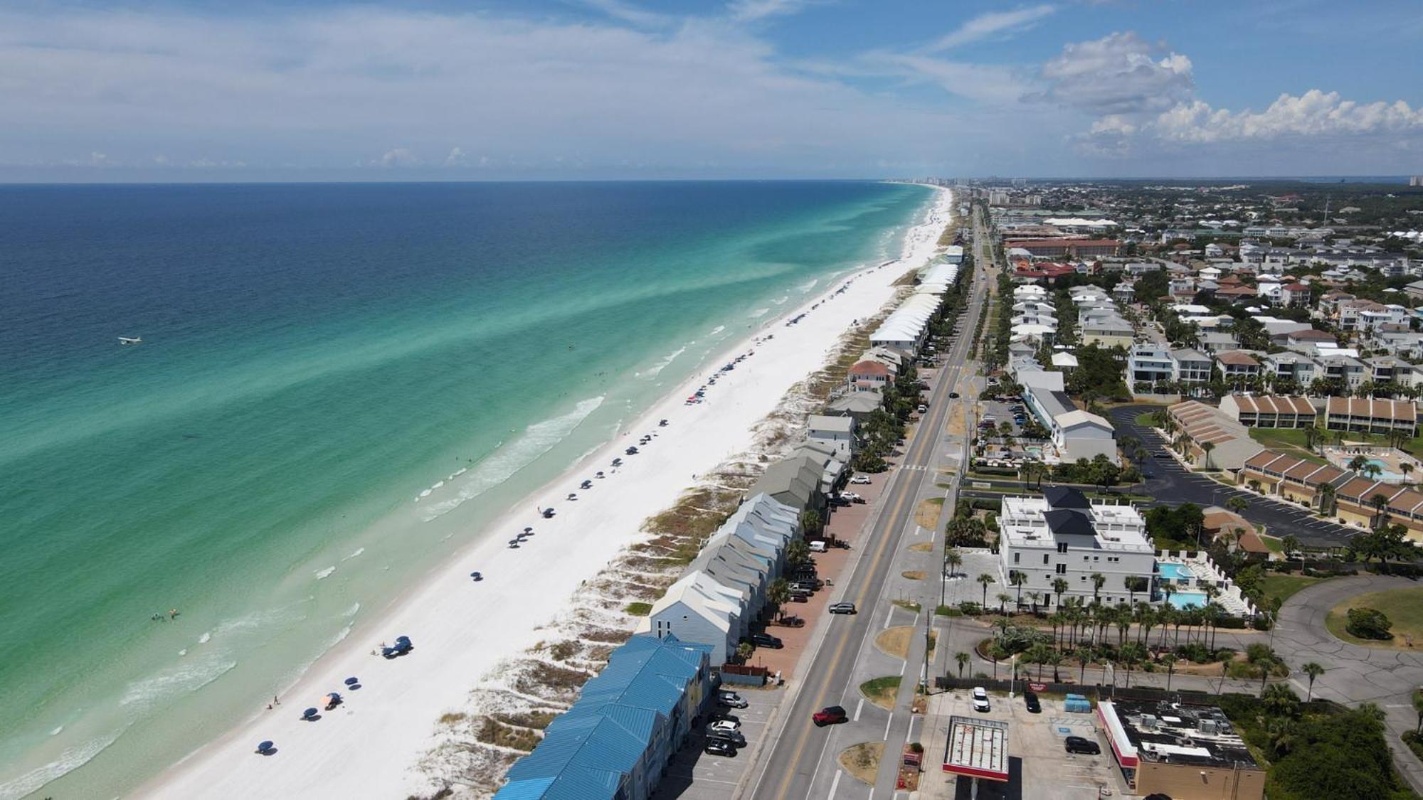 166 Seascape Pool Golf2 2 Bunk * Destin