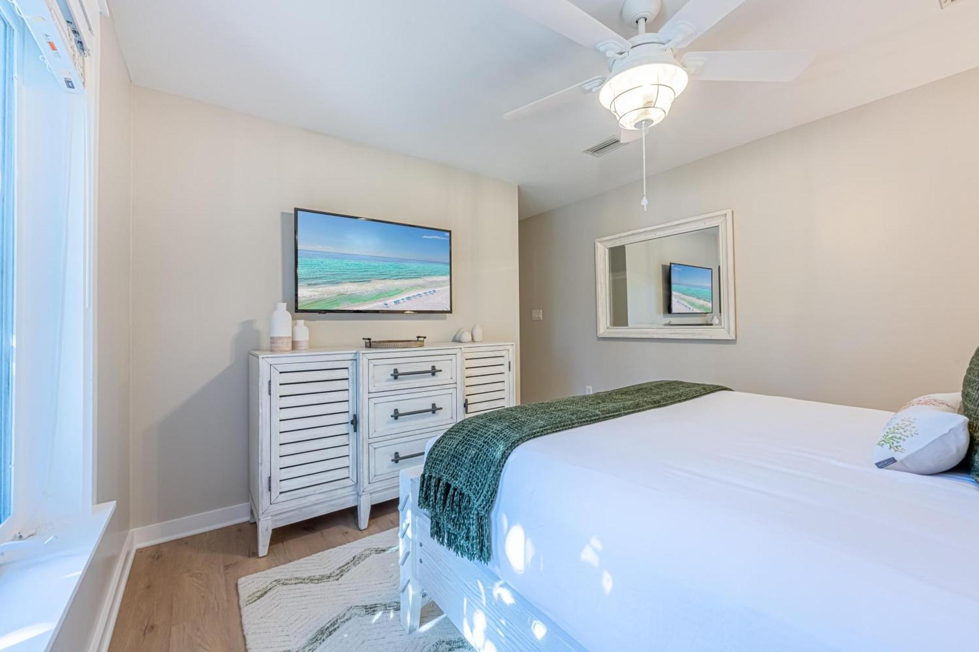 1328 Laurel Grove 'sea La Vie'