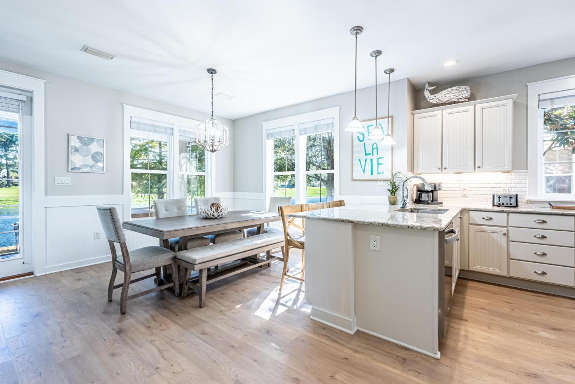 1328 Laurel Grove 'sea La Vie' *