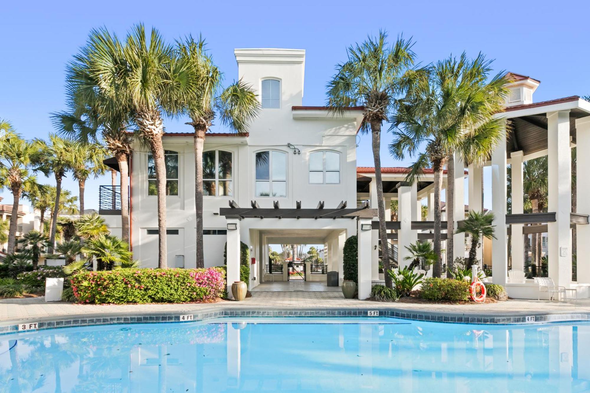 Private Pool Hot Tub Close To *