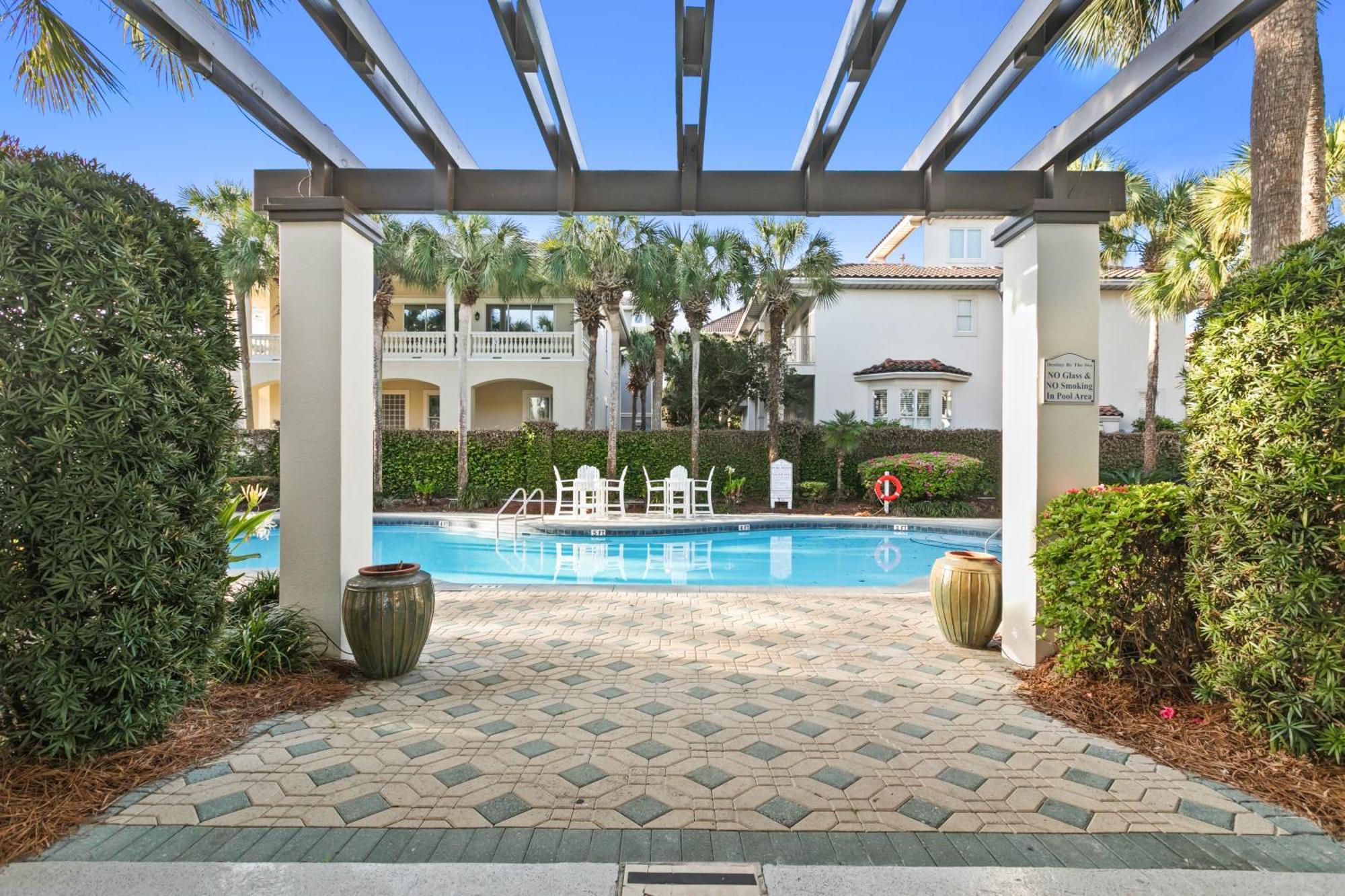 Private Pool Hot Tub Close To Holiday home