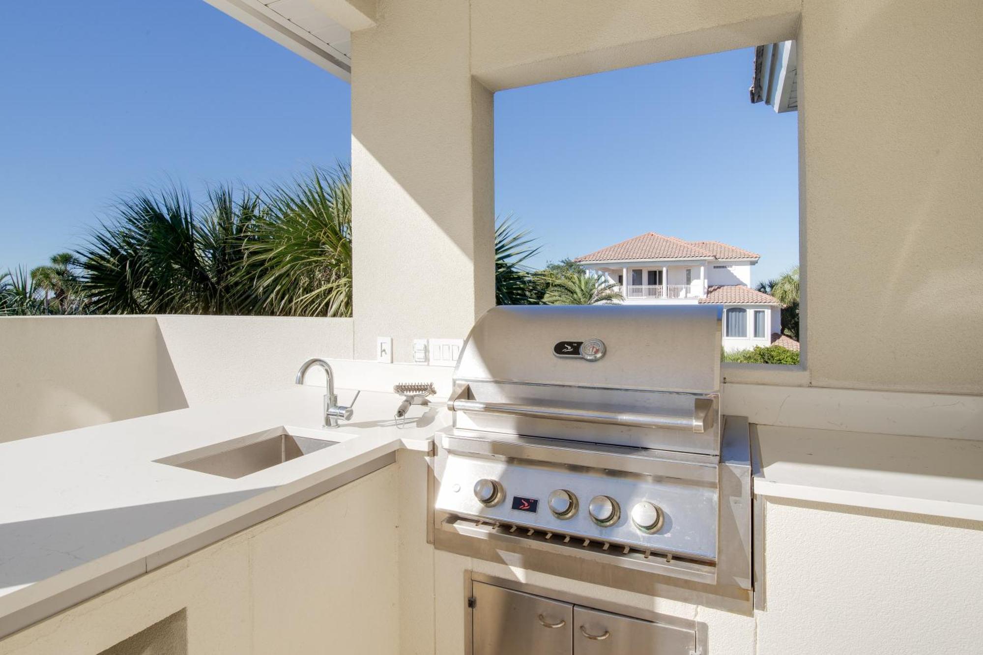 Community Pool, Hot Tub And - Outdoor Kitchen *