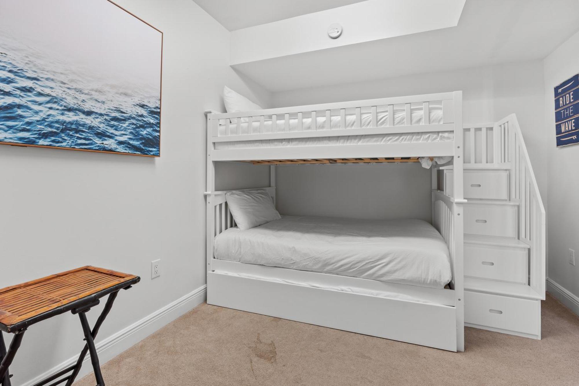 St Lucia Penthouse 2 Sleeps 12 View *