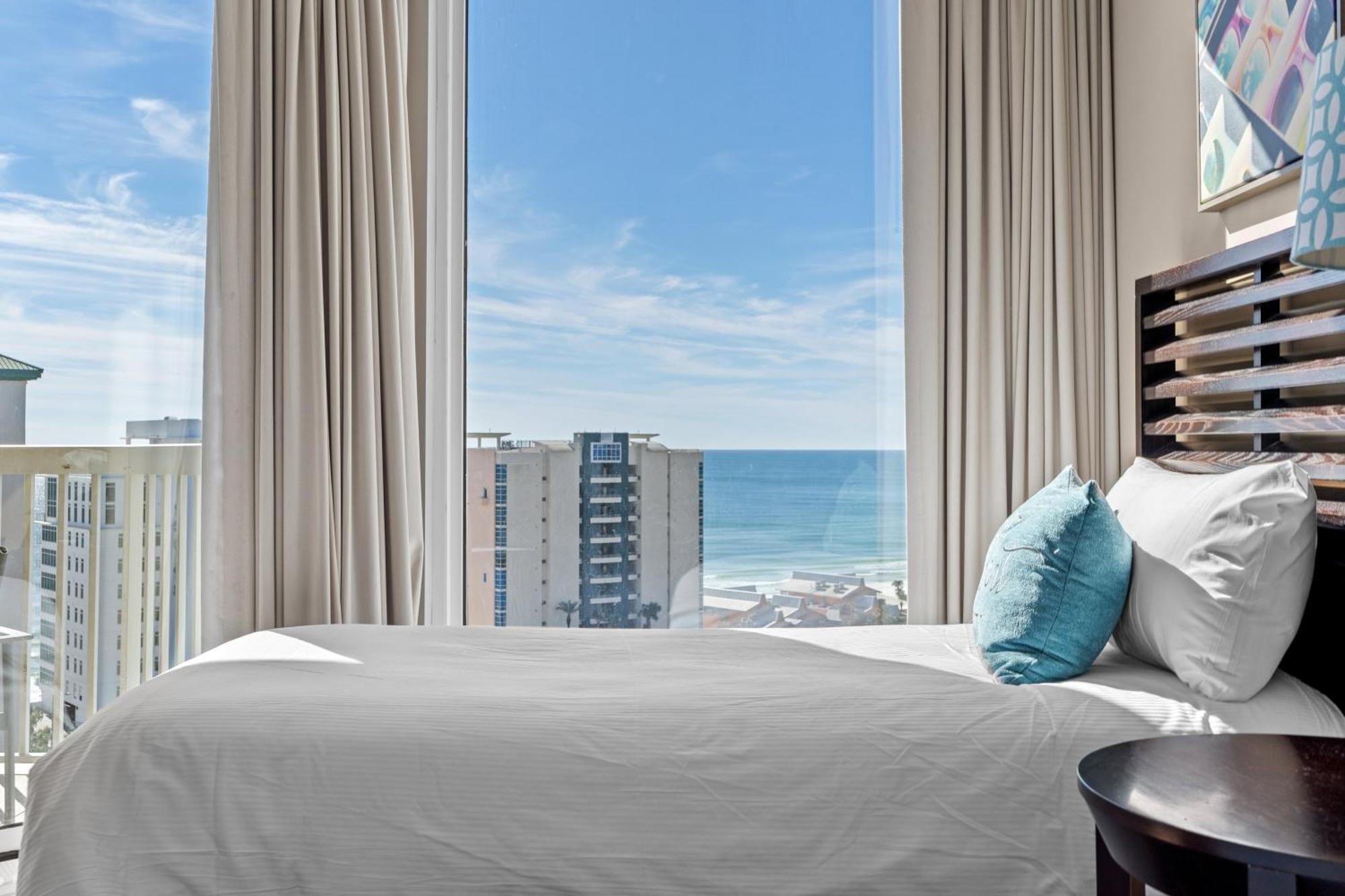 St Lucia Penthouse 2 Sleeps 12 View *