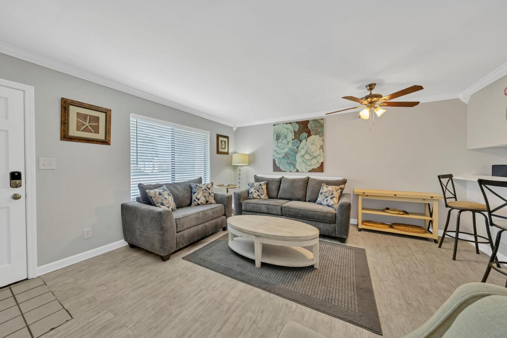 Sandprints Ii B-1 Sleeps 4 Close To Holiday home Destin