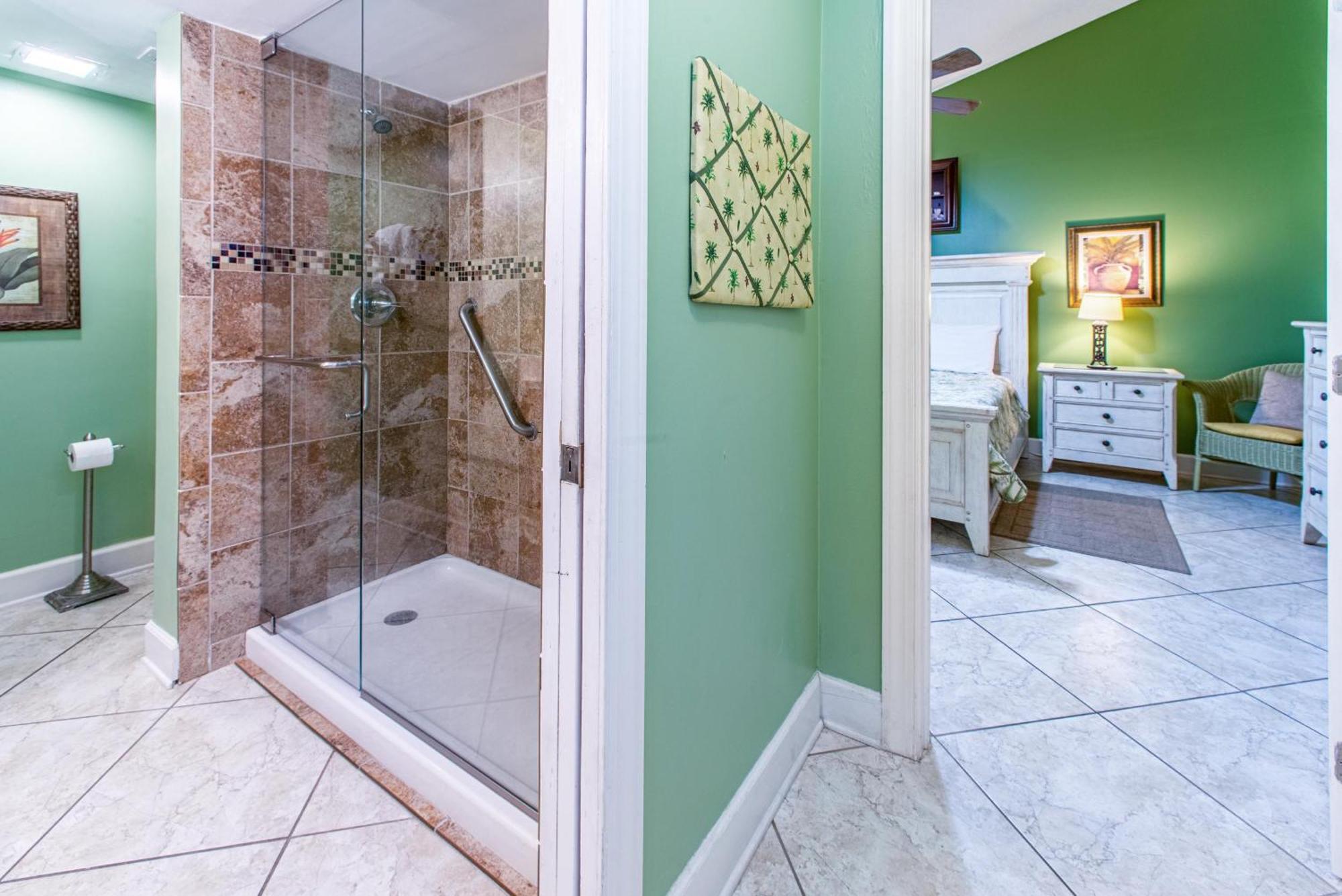 Shoreline Towers Townhouse 4-3 Holiday home *