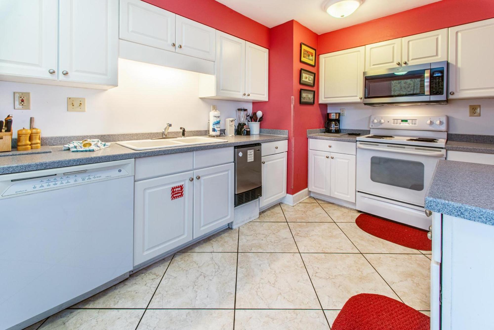 Shoreline Towers Townhouse 4-3