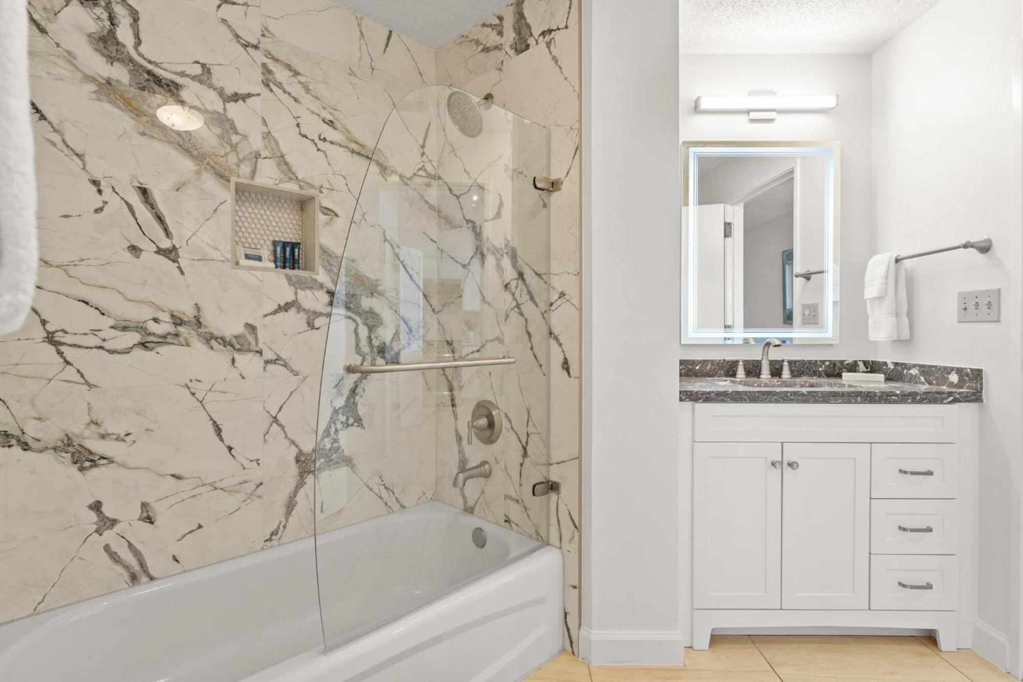 Holiday home Tides 611 Destin