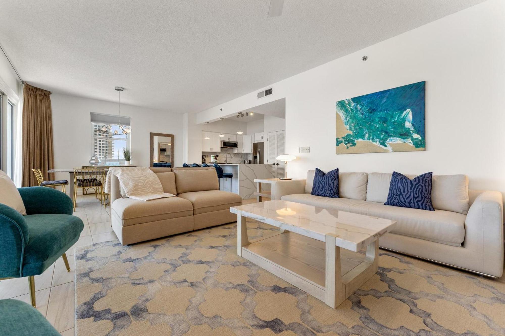 Tides 611 * Destin