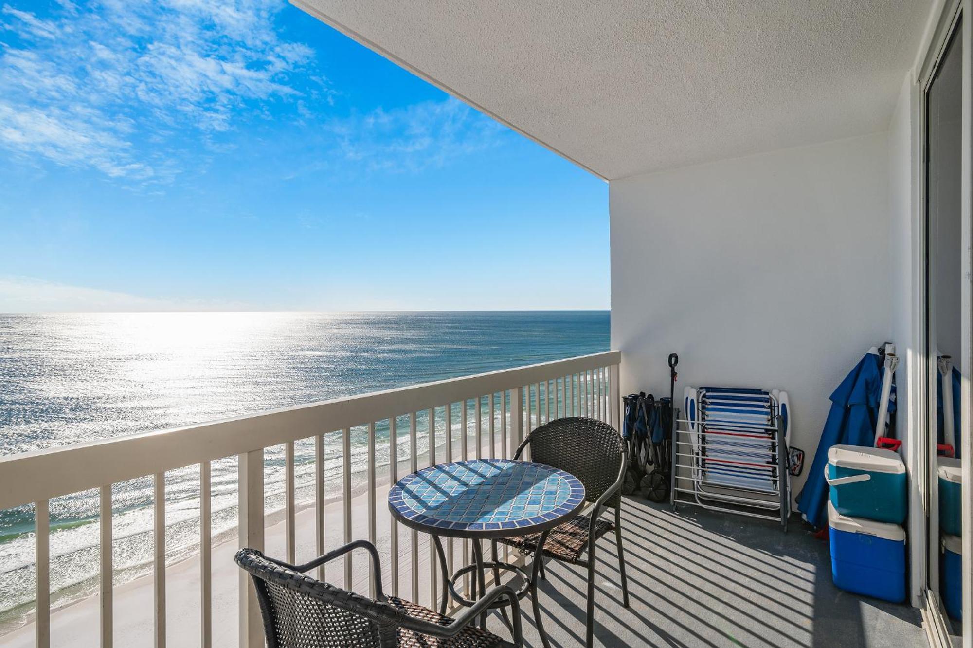Just Updated - Beachfront Ocean View, 19th Floor Apartment *