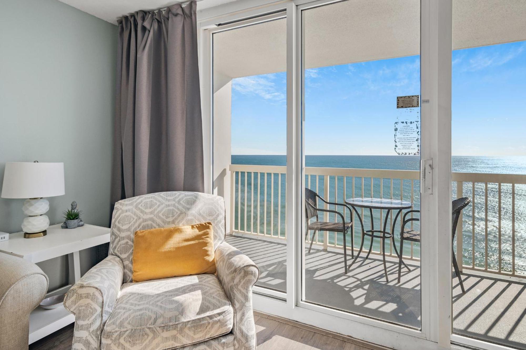 Apartment Just Updated - Beachfront Ocean View, 19th Floor Destin