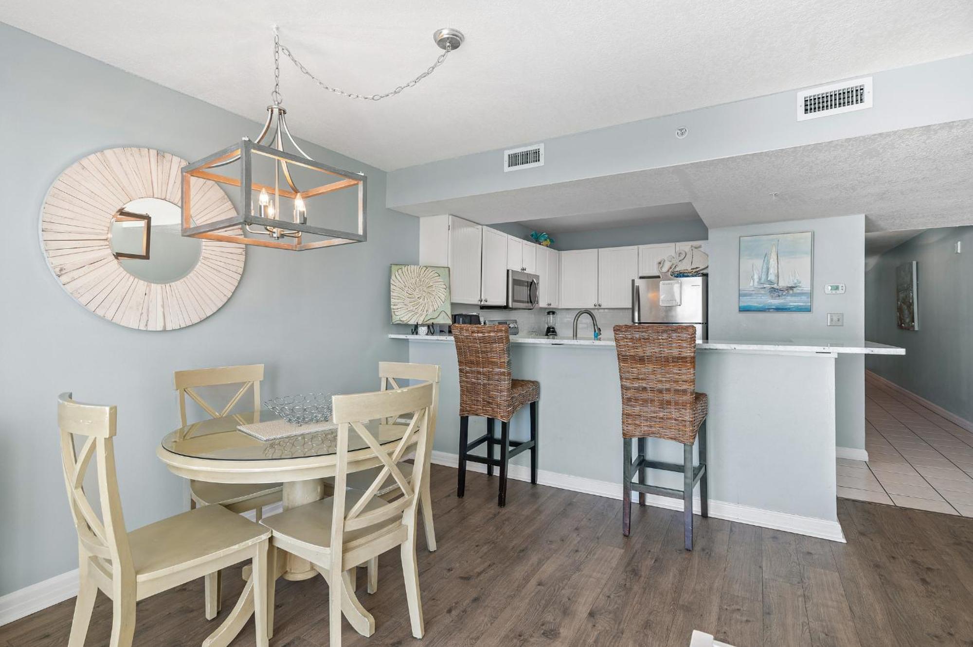 Just Updated - Beachfront Ocean View, 19th Floor Apartment