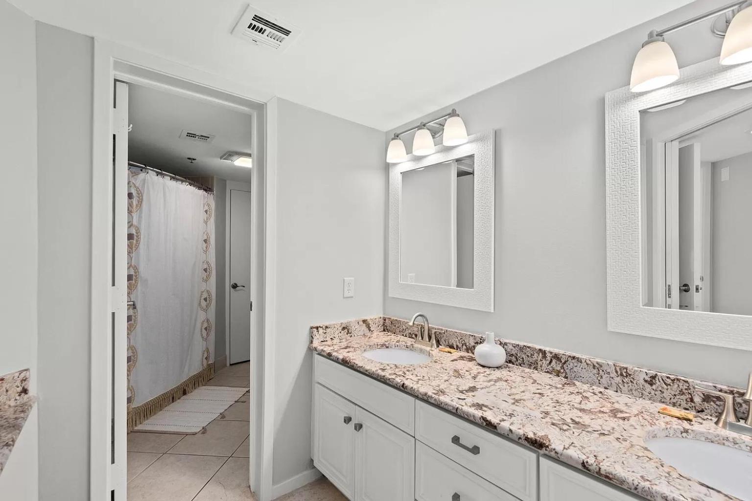 100 Gulf Shore Drive, Unit 502 Apartment *