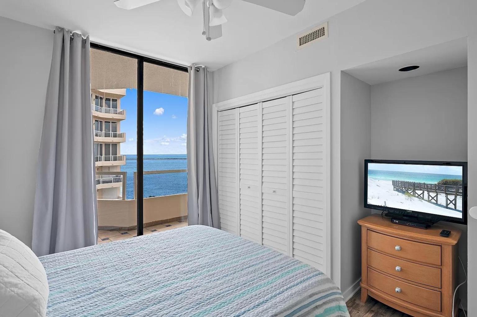 100 Gulf Shore Drive, Unit 502 Apartment *