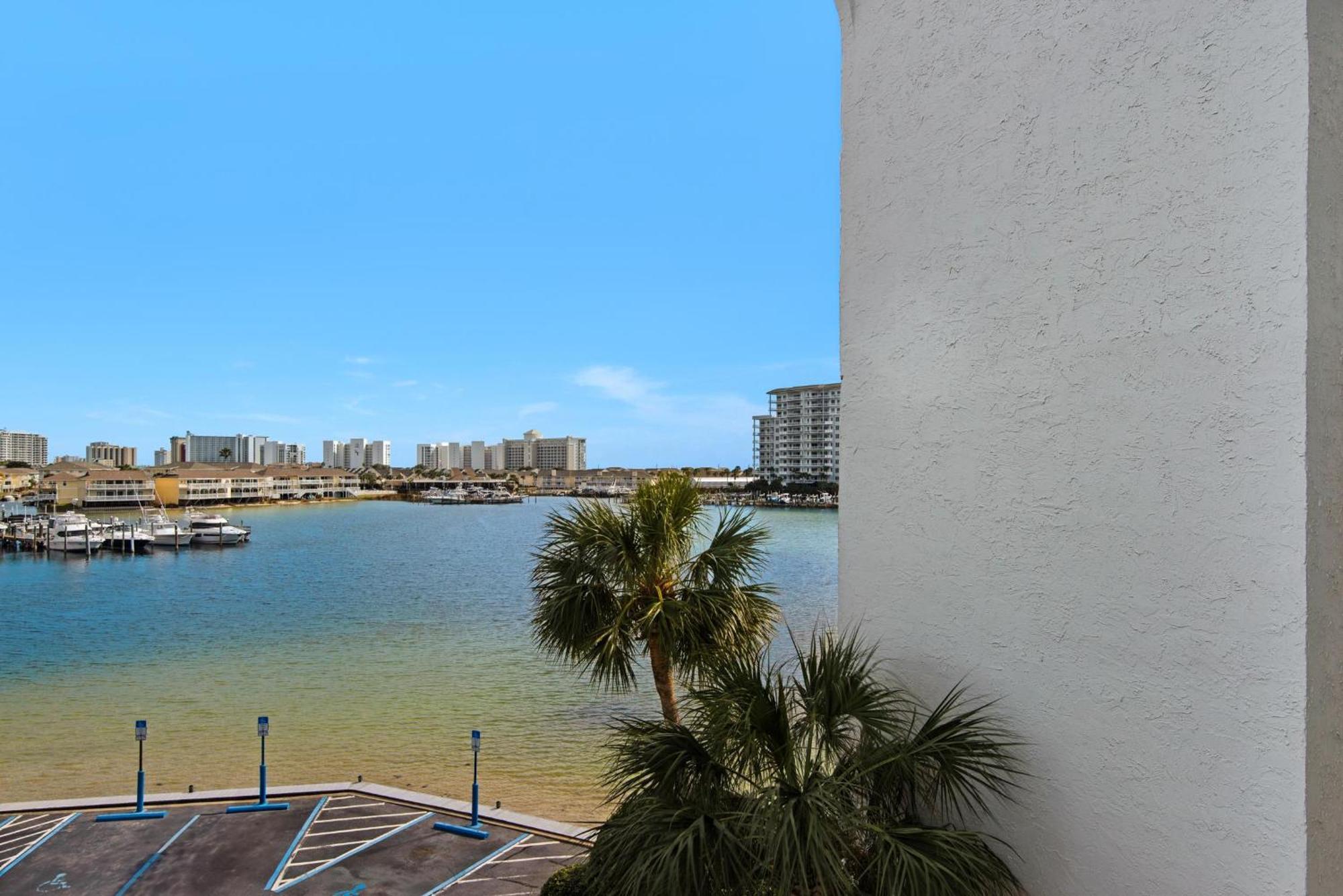 Dolphin Point #401c *