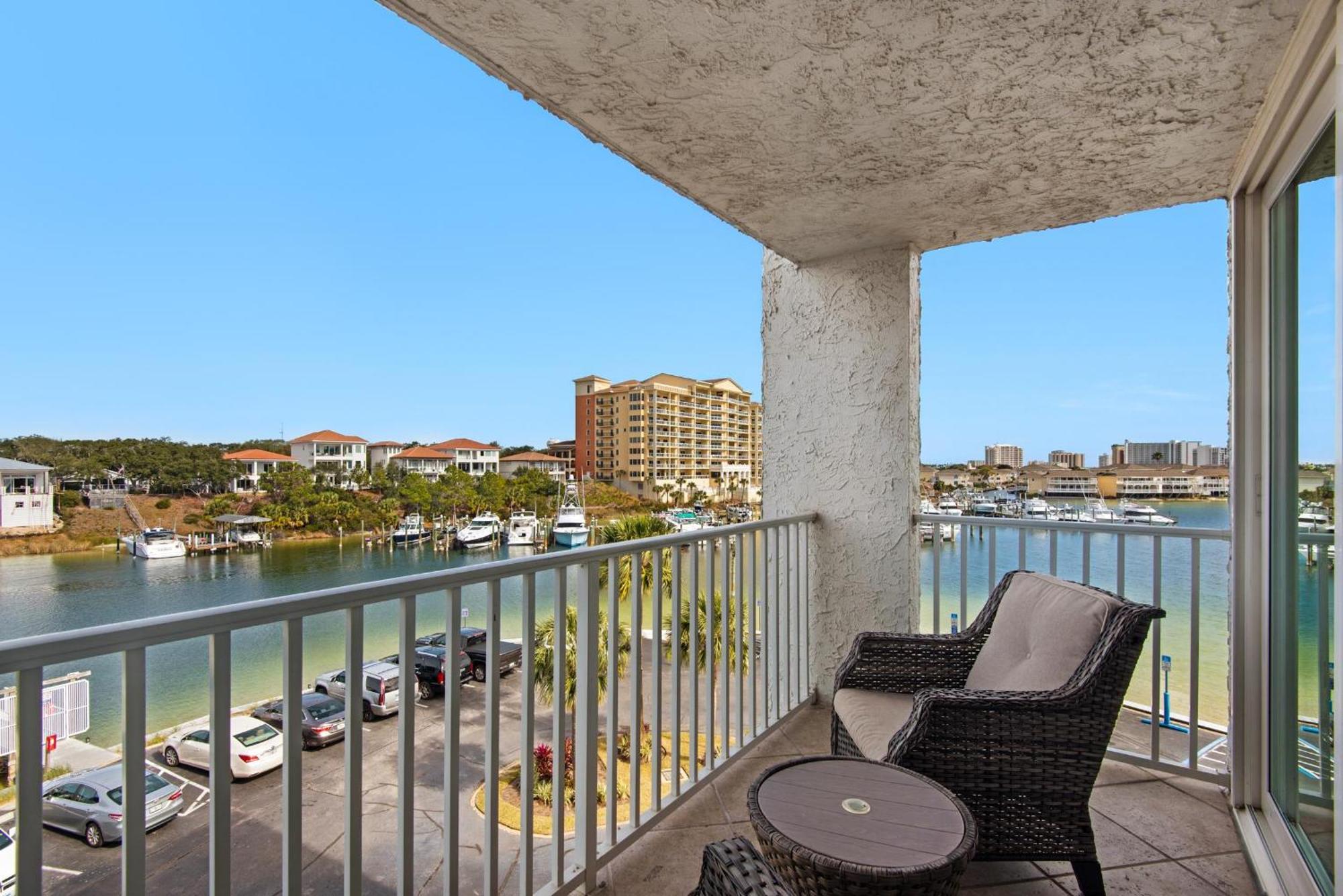 Holiday home Dolphin Point #401c