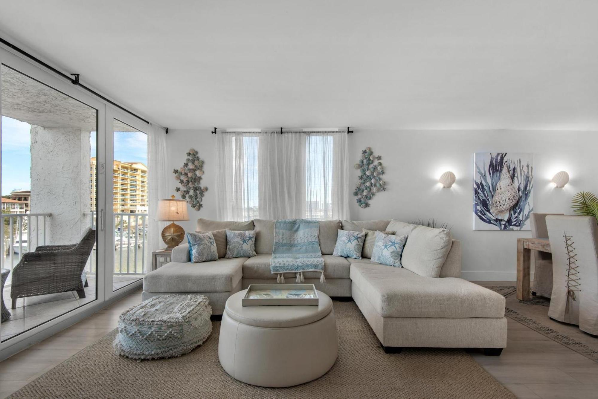 Dolphin Point #401c
