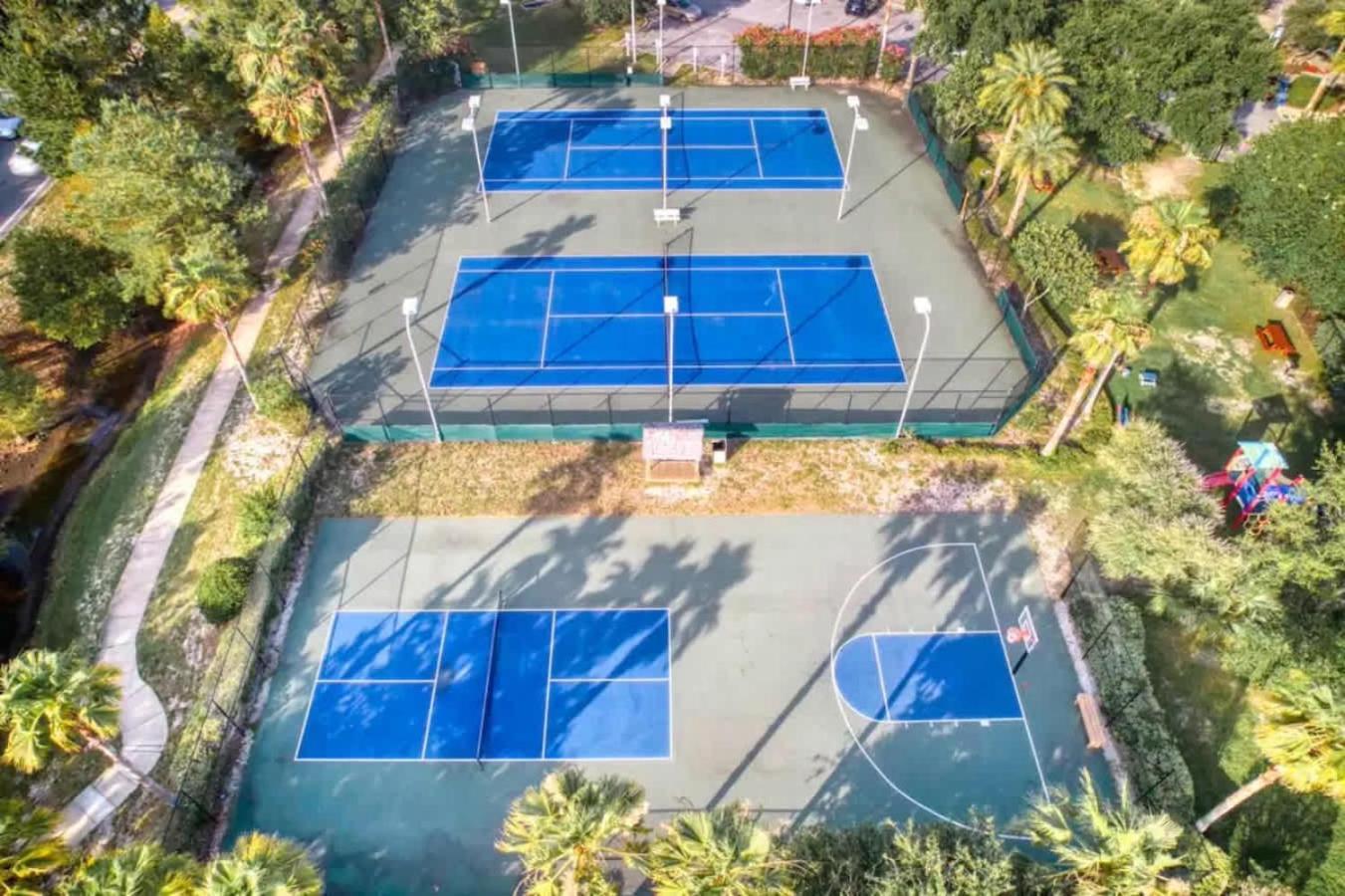 Holiday home Palms 2 Bedroom King Poolside Shuttle *