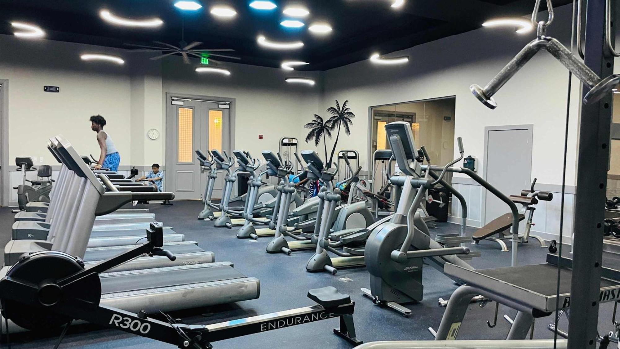 Palms 2 Bedroom King Poolside Shuttle Holiday home Destin
