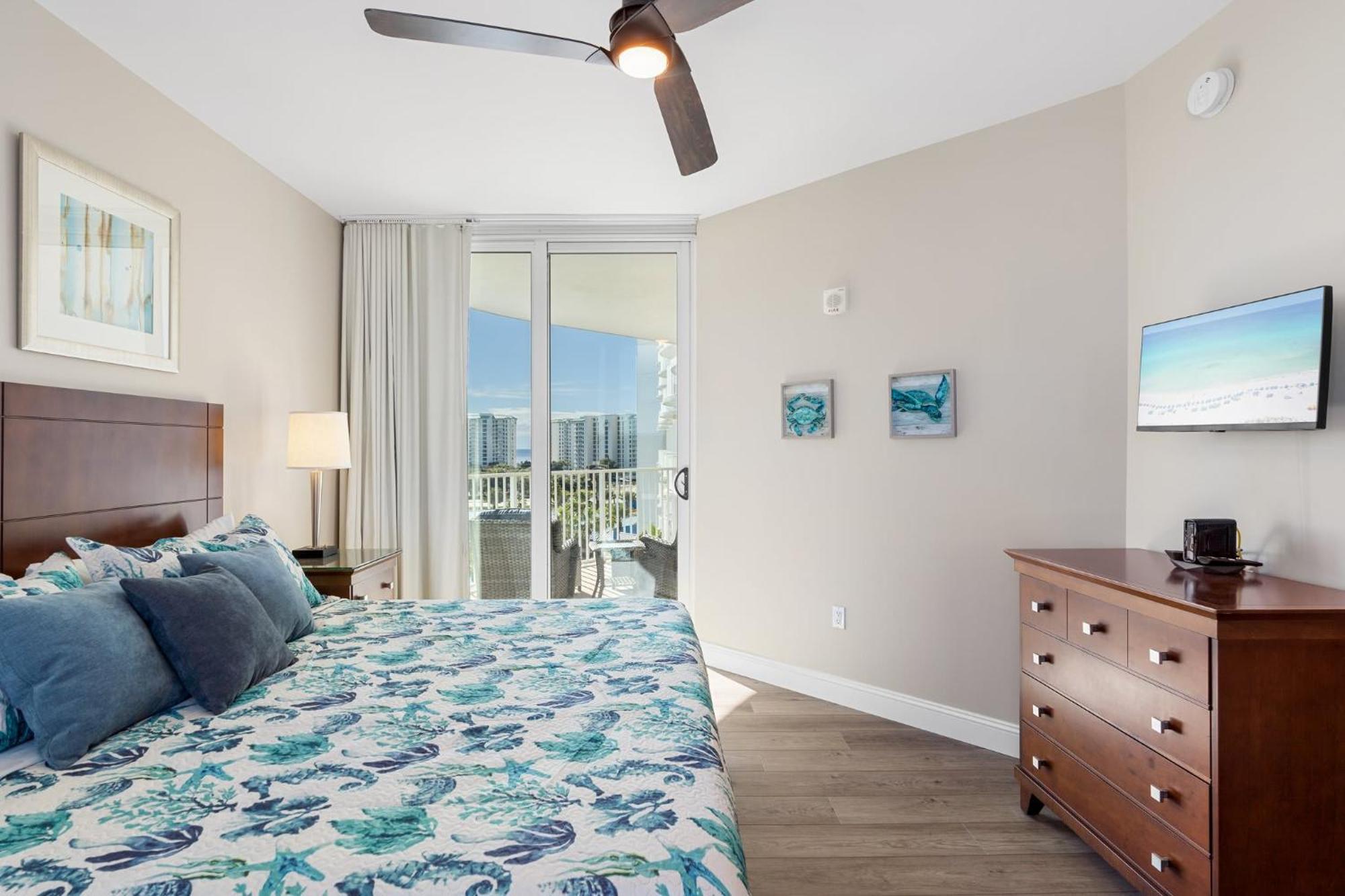Holiday home Palms 2 Bedroom King Poolside Shuttle Destin