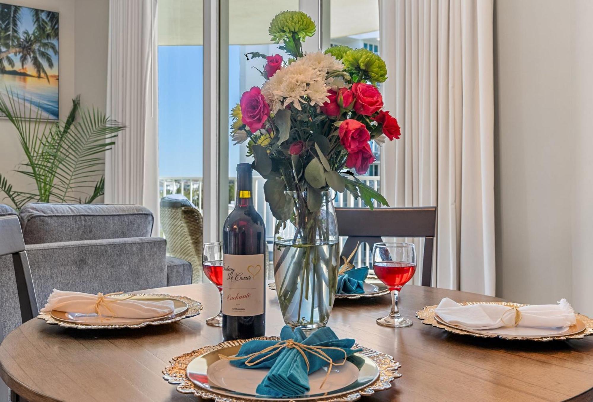 Palms 2 Bedroom King Poolside Shuttle * Destin