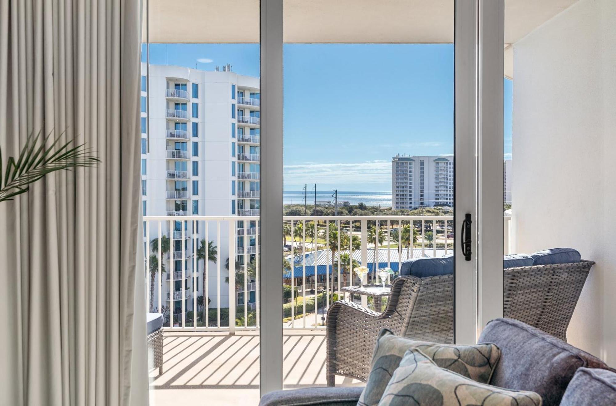 Palms 2 Bedroom King Poolside Shuttle