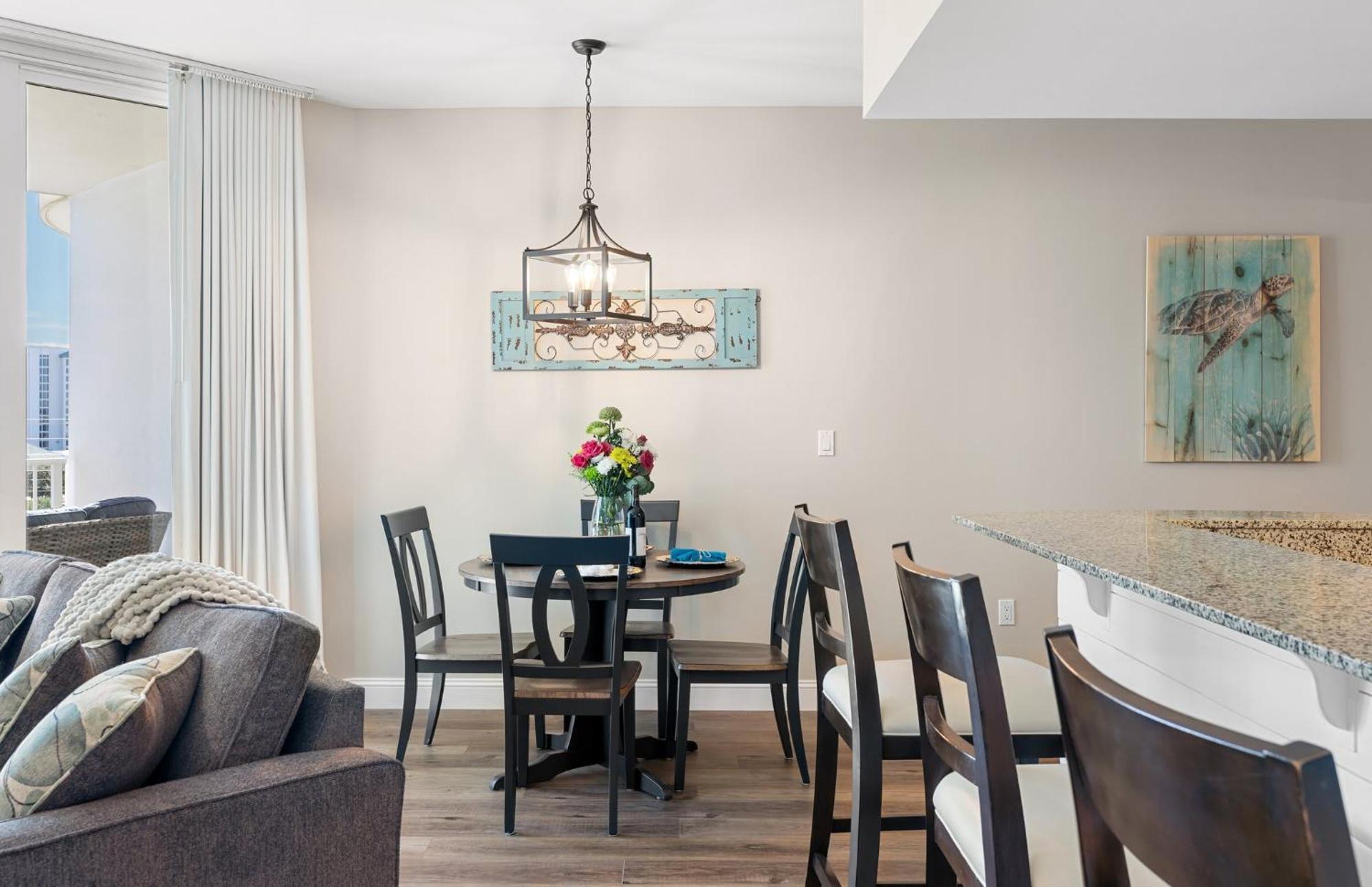 Palms 2 Bedroom King Poolside Shuttle *
