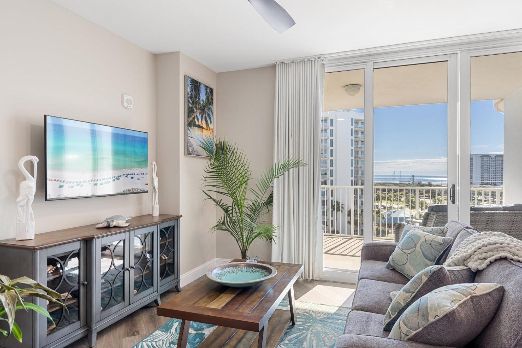 Holiday home Palms 2 Bedroom King Poolside Shuttle Destin