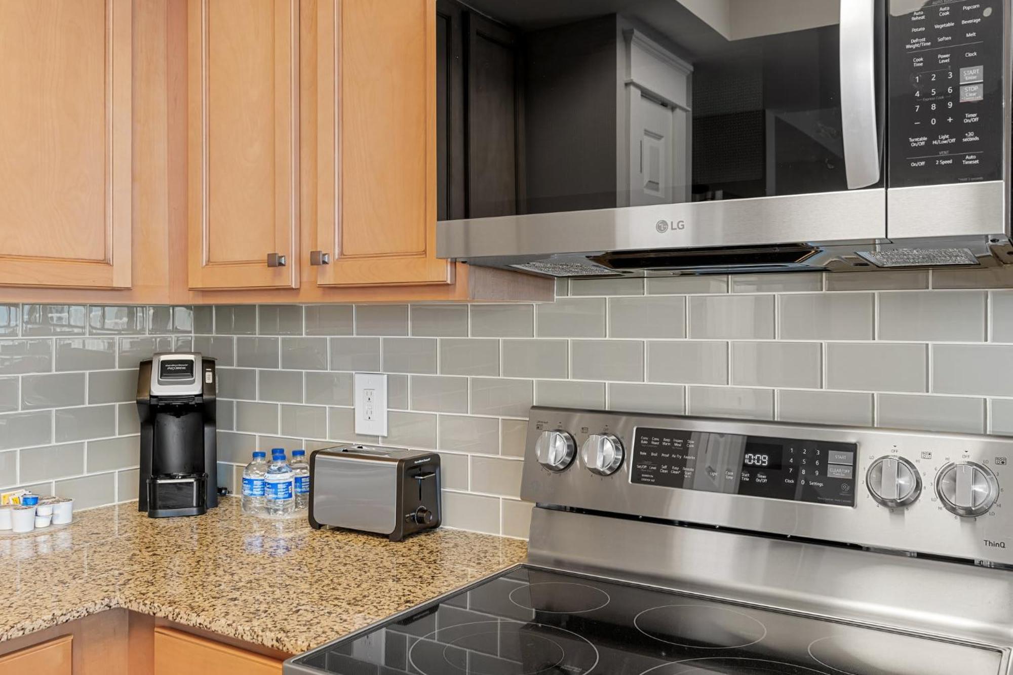 Palms 2 Bedroom King Poolside Shuttle
