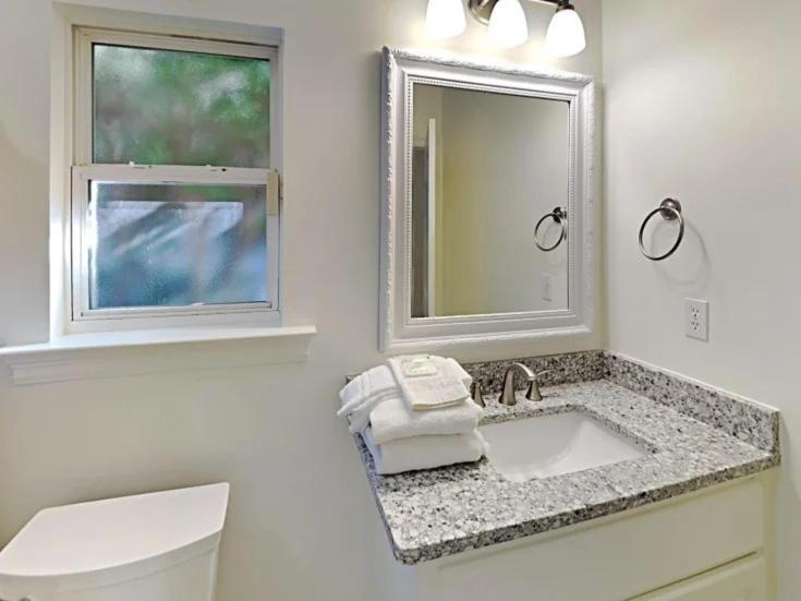 Beauty 4 Bed 3 Bath 5 Min Walk To In Gated Community Holiday home