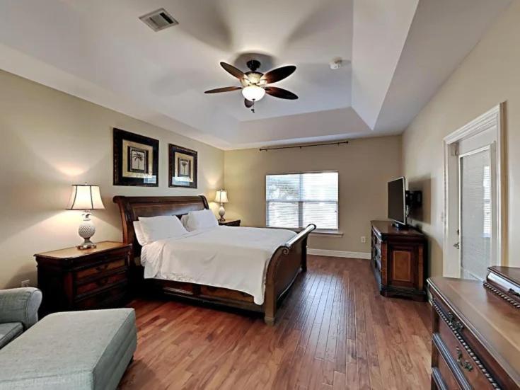 Holiday home Beauty 4 Bed 3 Bath 5 Min Walk To In Gated Community Destin