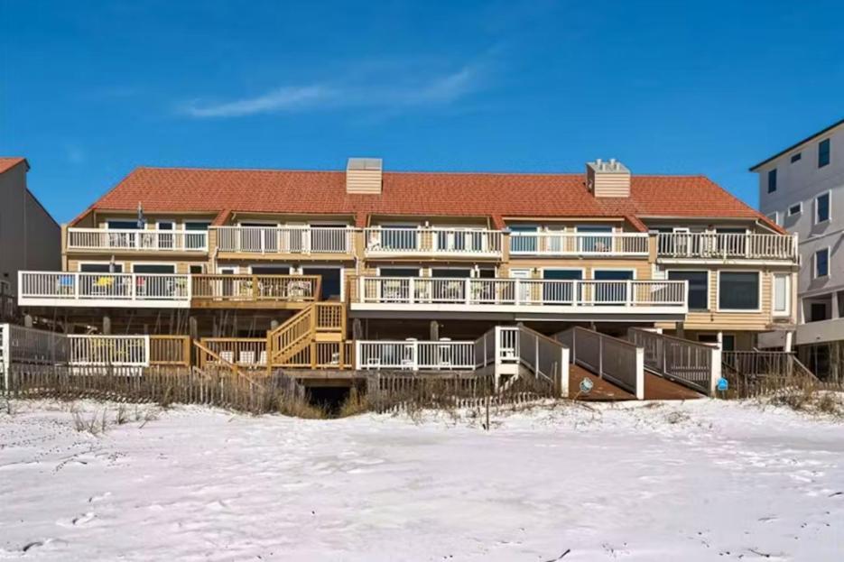 Reef # 4 Gorgeous Beachfront Townhome Sleeps 8 * Destin