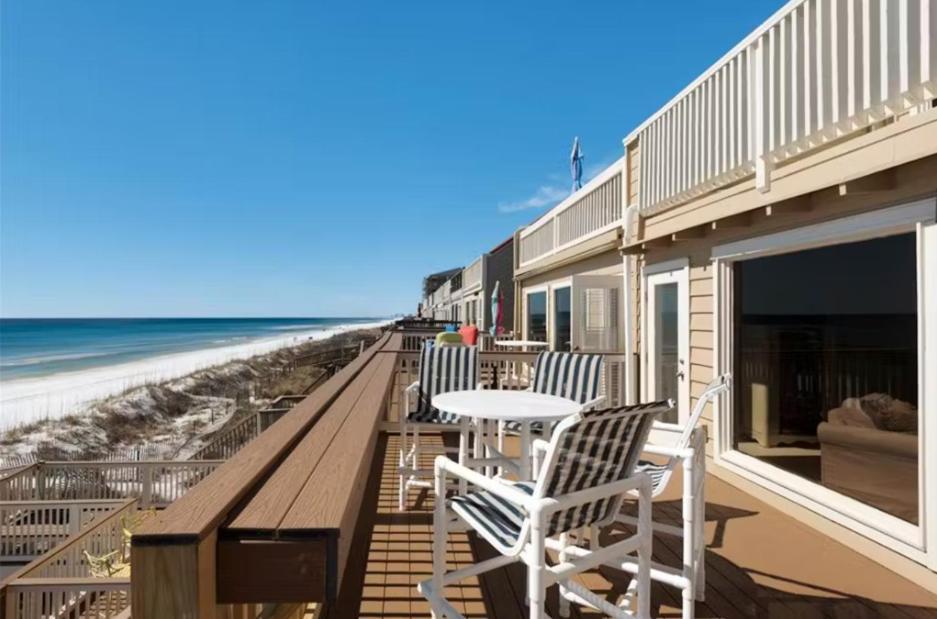 Reef # 4 Gorgeous Beachfront Townhome Sleeps 8 * Destin