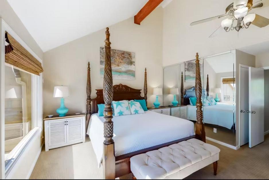 Reef # 4 Gorgeous Beachfront Townhome Sleeps 8
