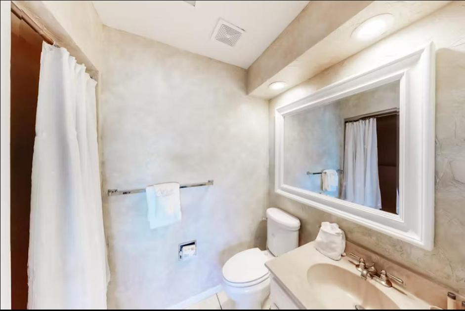 Reef # 4 Gorgeous Beachfront Townhome Sleeps 8 *