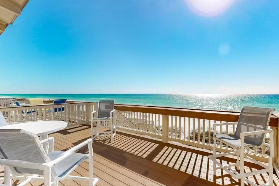 Reef # 4 Gorgeous Beachfront Townhome Sleeps 8 * Destin