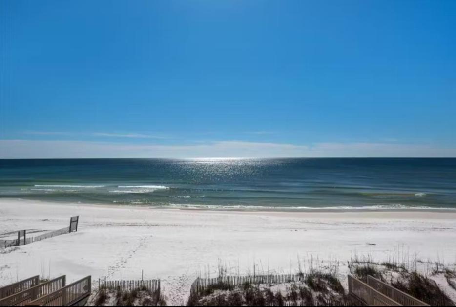 Reef # 4 Gorgeous Beachfront Townhome Sleeps 8