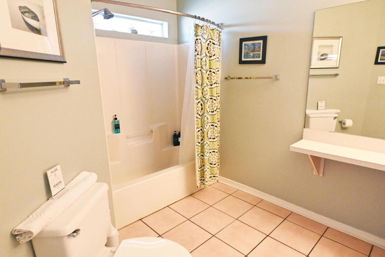 Relaxing Walk With Pool Views And Easy Access Sandpiper Cove Unit 9201 Destin