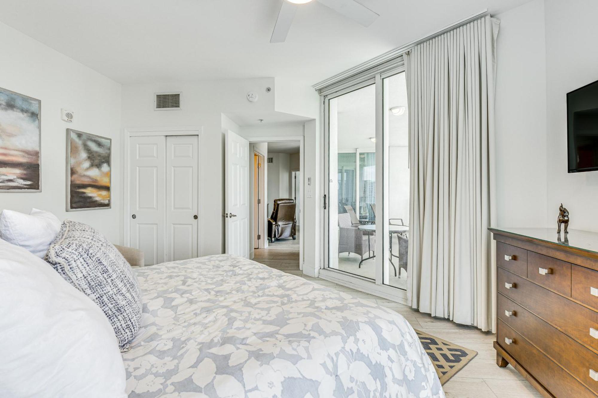 Getaway With Pool And Shuttle! * Destin
