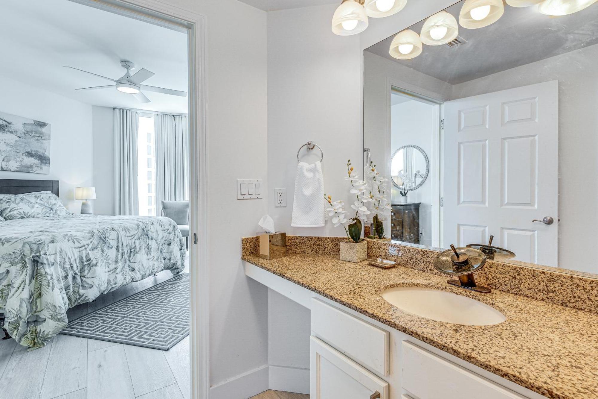 Getaway With Pool And Shuttle! Apartment