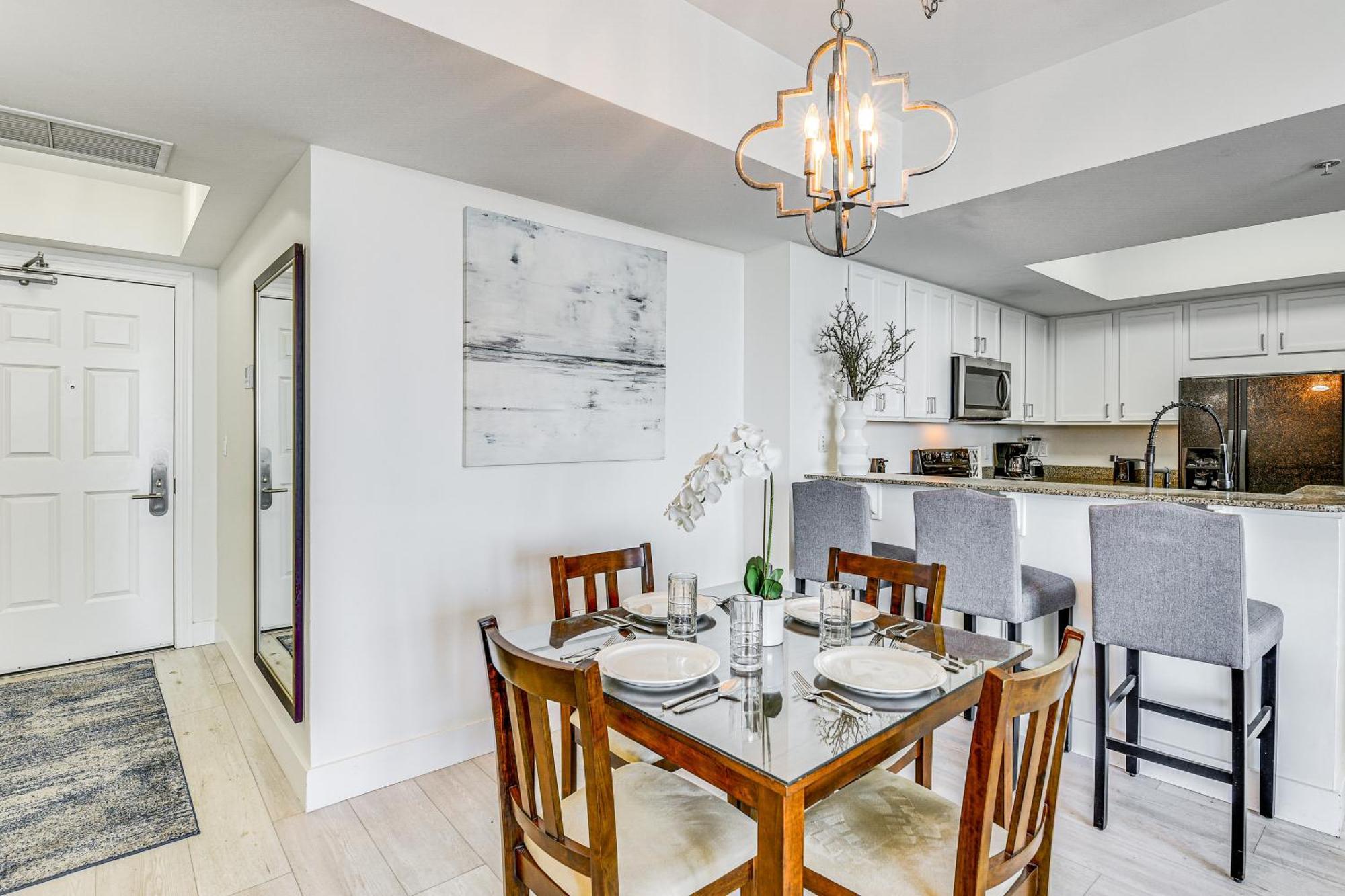 Apartment Getaway With Pool And Shuttle! Destin