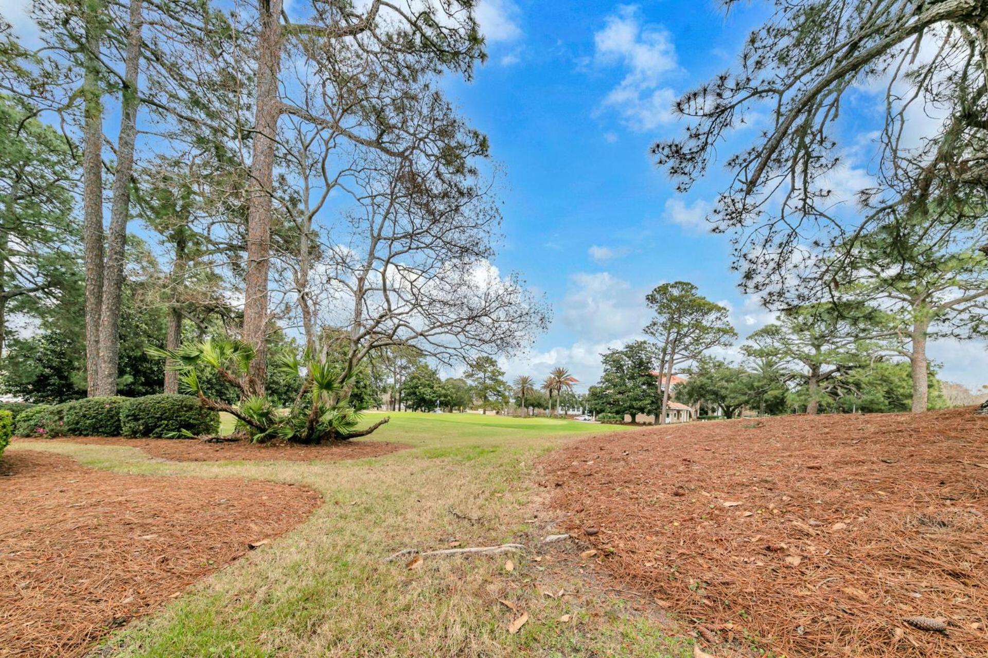 Holiday home Magnolia Village Unit 506 Is A Beautiful 2 Bed 2 Bath Located In Sandestin Golf And Destin