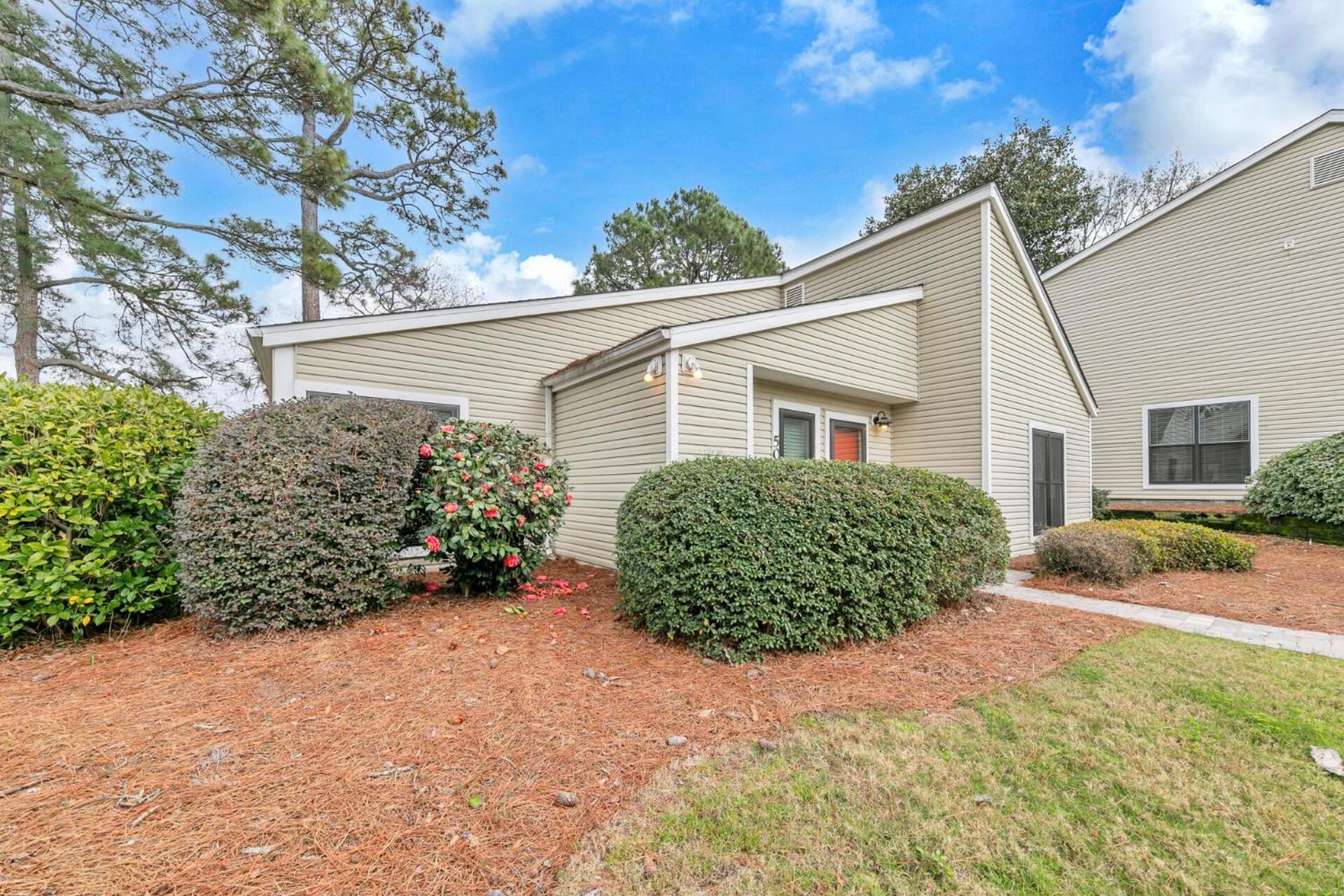 Holiday home Magnolia Village Unit 506 Is A Beautiful 2 Bed 2 Bath Located In Sandestin Golf And Destin
