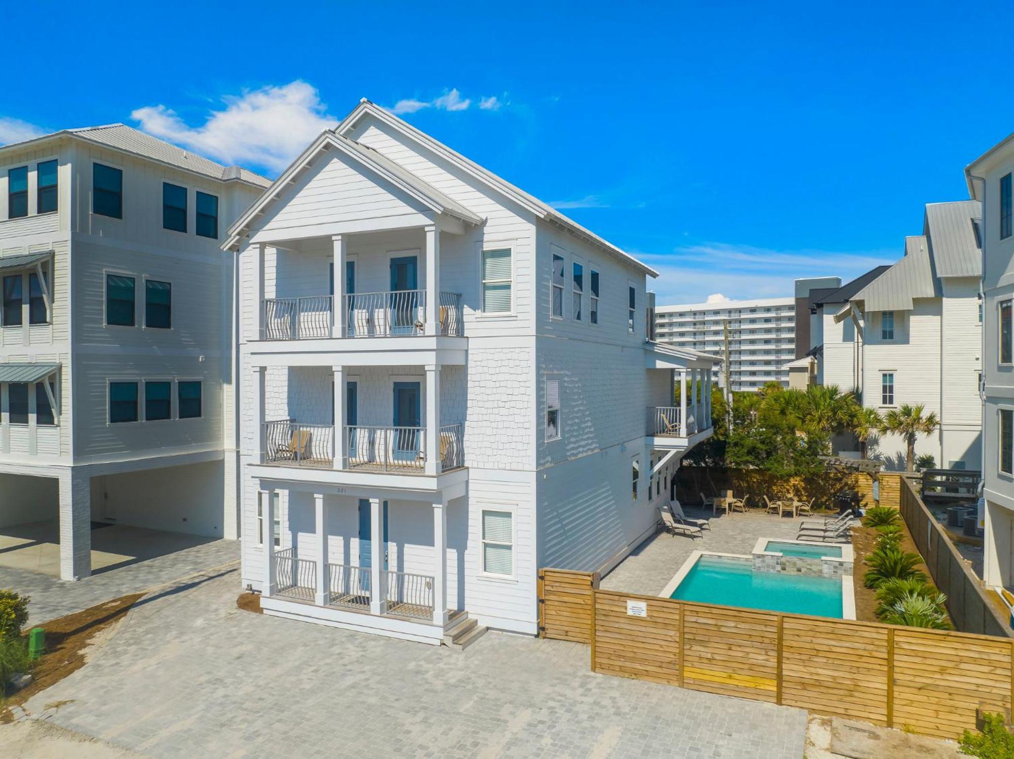 Seaside Palace With Game And Jetted Pool Holiday home *
